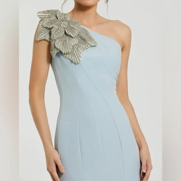 MAC DUGGAL
Blue Crepe One Shoulder Gown With Crystal Flower - Picture 3 of 3